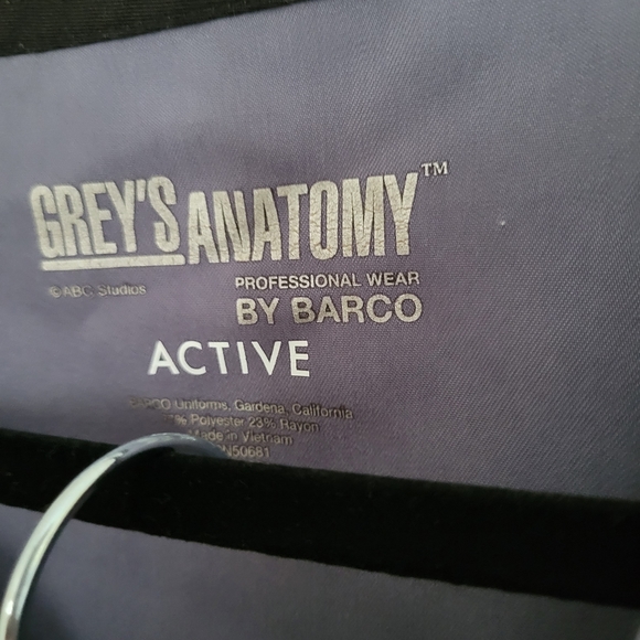 Grey's Anatomy Large Grey Scrub Set - Picture 6 of 6